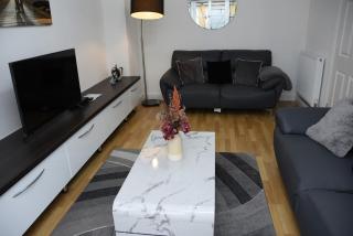 Peterborough Haven: 3BD Family Home Retreat - 8