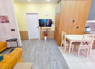 7th floor Lovely apartment - Tbilissi - 2