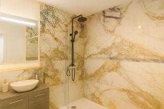 2 separate Apartments direkt in der City mit privaten Stellplätzen max 1,65m Höhe und 1,8m Breite für bis zu 8 Personen - 1