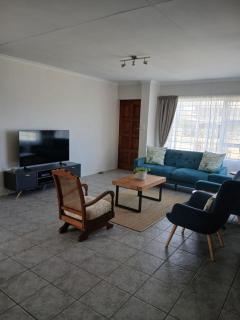 Shanti, home away from home in De Kelders - 7