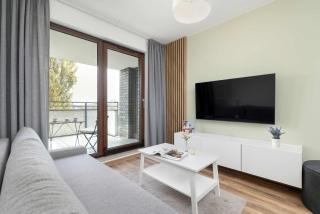 Aleja Kijowska Kraków Modern Apartment with Balcony and Parking by Noclegi Renters - 5