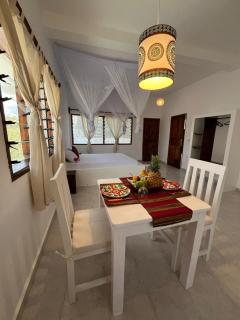 Arcade Comfort Suite - 2