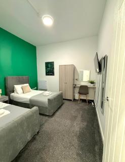 City Centre Bury Stay - Modern 3 Beds, 2BR - 6