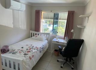 UQ single bedroom with pool Q2 - 0