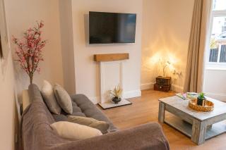 Cosy 2BR House - Space Centre - Free Parking - 1