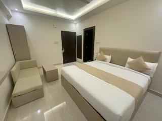 Hotel Crown Plaza - 4