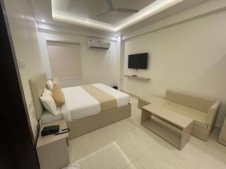 Hotel Crown Plaza - 4