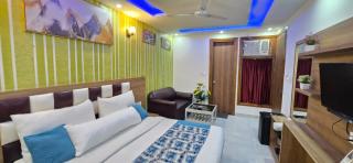 Hotel EBONY SUITES Near Delhi Airport - 4