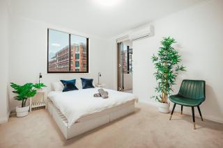 3 Bedroom Apartment with Parking and Pool Access - 7