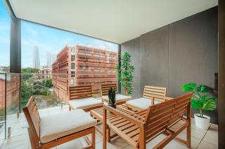 3 Bedroom Apartment with Parking and Pool Access - 3