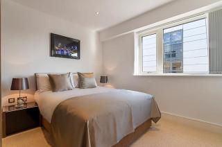 Modern 2 Bedroom Apartment in Canada Water London - Stylish Stay by the River Thames - 2