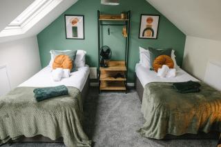 Coastal Comfort 3-Bed Scarborough Retreat - 8