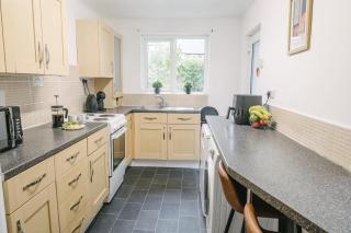 Coastal Comfort 3-Bed Scarborough Retreat - 6