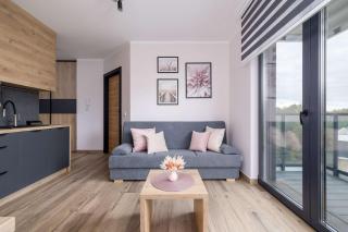 Stylish Apartment with a Balcony Ideal for Remote Work by Noclegi Renters - 9