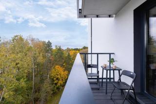 Stylish Apartment with a Balcony Ideal for Remote Work by Noclegi Renters - 8