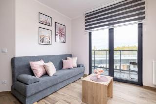 Stylish Apartment with a Balcony Ideal for Remote Work by Noclegi Renters - 6