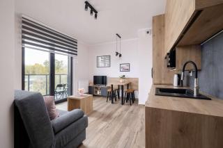 Stylish Apartment with a Balcony Ideal for Remote Work by Noclegi Renters - 7