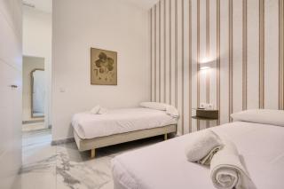 Arroyo 12, by Homing U - 1