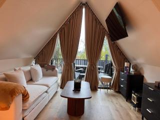 The Obsidian A Hideaway - 7