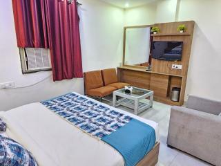 Hotel SAROS SUITES Near Delhi AIRPORT By GROSS GROUP - 8