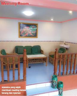 Puri Cikole Asri Guest House - 1