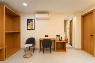 Hotel Rajshree Suites - Ujjain - 1