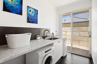 Avalon Beach Escape - 7