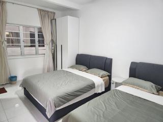 6-17 Galaxy Styles Emerald Aveneu - 3