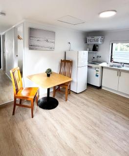 Charlestown Central 2Bedrooms Back Unit & Kitchenette - 5