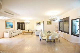 Villa Rose- Luxury Mountain Hideaway with Private Pool & Jacuzzi - 4