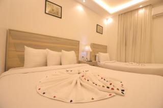 South-Med Pyramids View - 4