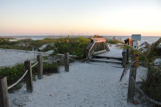 Santa Maria • Beach & Boating Getaway • Sleeps 8 - 9