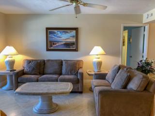 Santa Maria • Beach & Boating Getaway • Sleeps 8 - 6