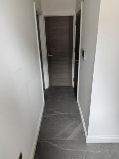 Three-Bedroom Flat Located off Oxford Street - 1