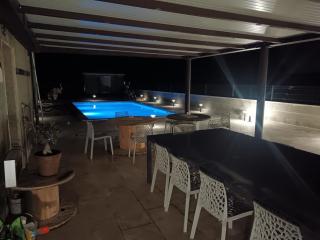 Rez de chaussée maison avec terrasse et piscine - 2