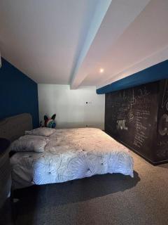 Rez de chaussée maison avec terrasse et piscine - 1