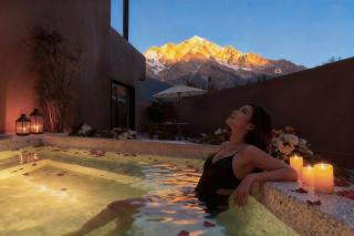 Mucheng Xichi Snow Mountain Art Resort Hotel (Baisha Ancient Town Branch) - 9