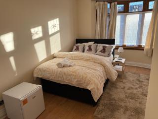 EN-SUITE Luxurious Room - 2