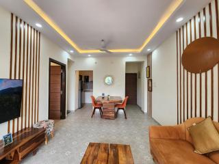 The Retro Corner - Modern 1BHK Apartment, Pool Access - Quick to Beach - 2