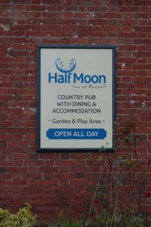 The Half Moon Inn Rushall IP21 4QD - 4