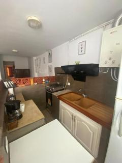 Casamira king size bed near airport - 9