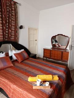 Casamira king size bed near airport - 1