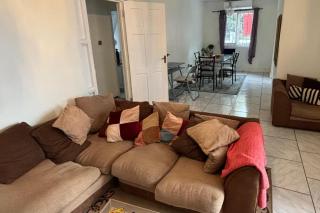 2 Bed House Sleeps 4 - A C and Sea Views - 5