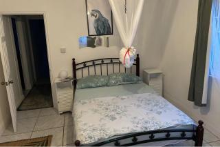 2 Bed House Sleeps 4 - A C and Sea Views - 4