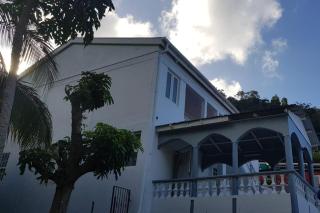 2 Bed House Sleeps 4 - A C and Sea Views - 3