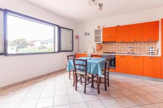 Comodità di una recente costruzione con posto auto - 2