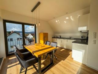 Rückzugsort im Rebenmeer mit Terrasse, Grill & Parkplatz - 4