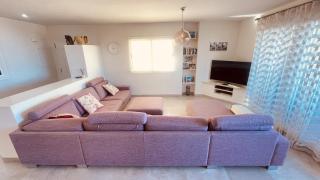 Stunning Three Bedrooms In Los Olivos - 2
