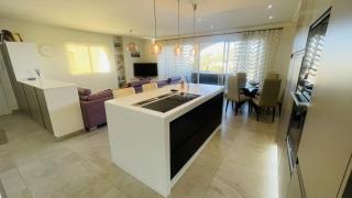 Stunning Three Bedrooms In Los Olivos - Atamaría - 1