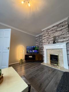 3 BR Family & Contractors Near NEC & Bhm Airport Parking 3 - 2